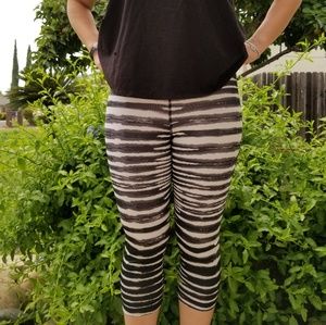 Nike Pro Cropped legging in leopard print